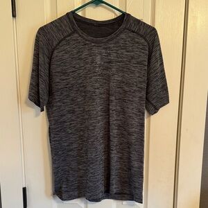 Men’s size Medium Lululemon work out t-shirt.